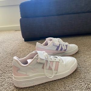 Womans Forum low Size 9 (pink, white, lilac)